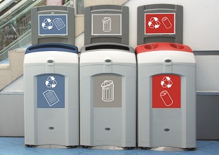 Poubelles de tri sélectif intérieur Nexus® 100 pour papier déchets génériques canettes à l'intérieur université 