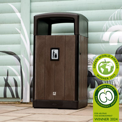 Poubelle urbaine Origin™ Curve 110 Fabriquée à partir de matériaux recyclés